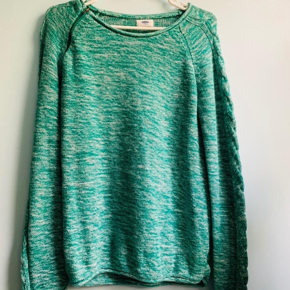 Old Navy green sweater